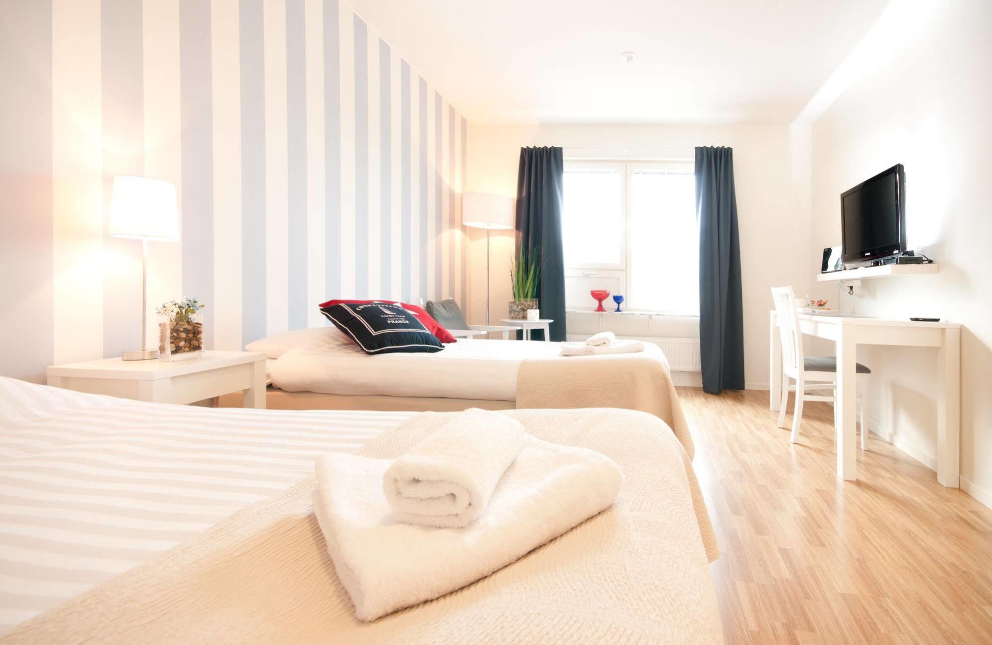 Attendo Park Hotell Huddinge Extérieur photo