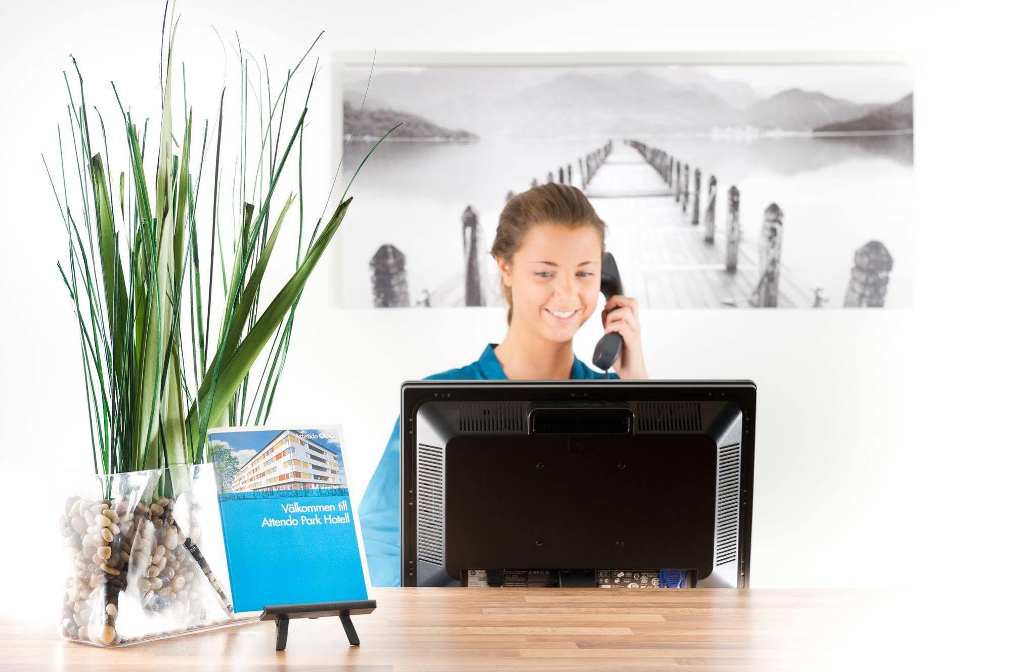 Attendo Park Hotell Huddinge Extérieur photo