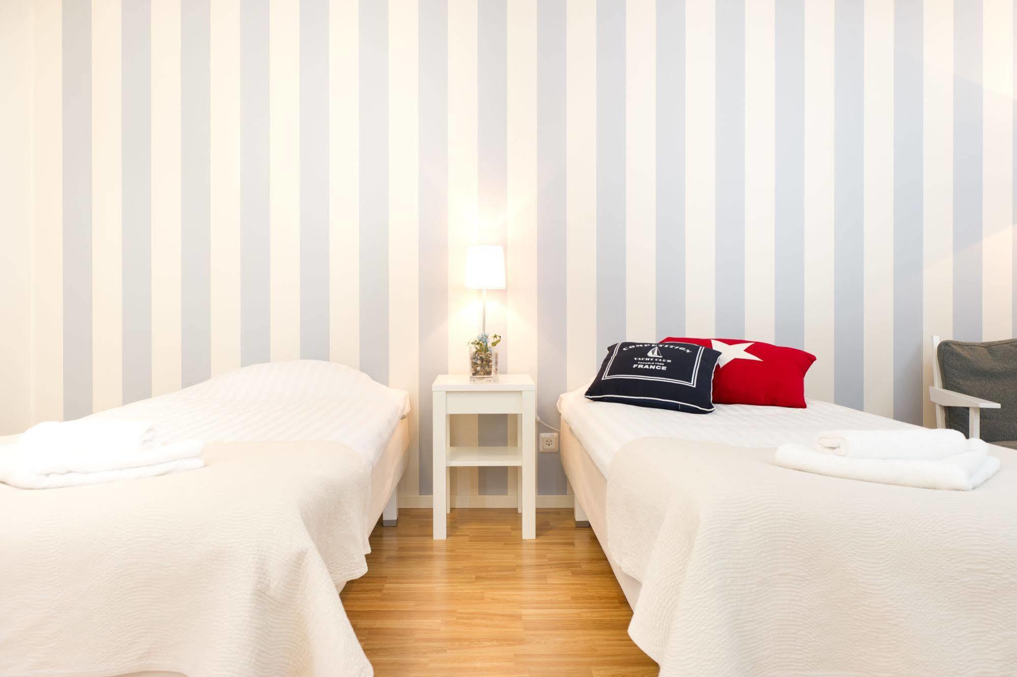 Attendo Park Hotell Huddinge Extérieur photo